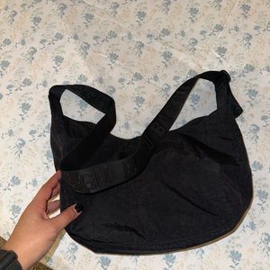 Medium nylon crescent BAGGU